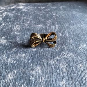 Bow 🎀 Vintage Ring